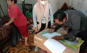 Penyerahan bantuan Pelatihan  alat pembuatan Kue untuk Warga RT.020 Kelurahan Temindung Permai